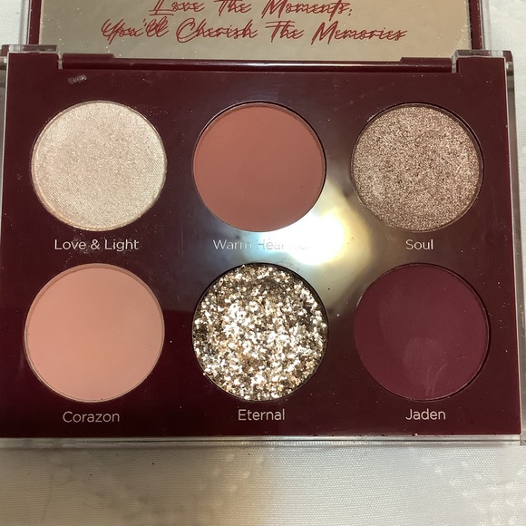 DOMINIQUE COSMETICS Unconditional Pallet - Picture 2 of 5